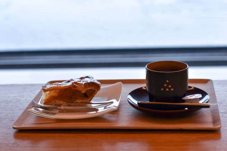 akita museum of art apple pie and coffee