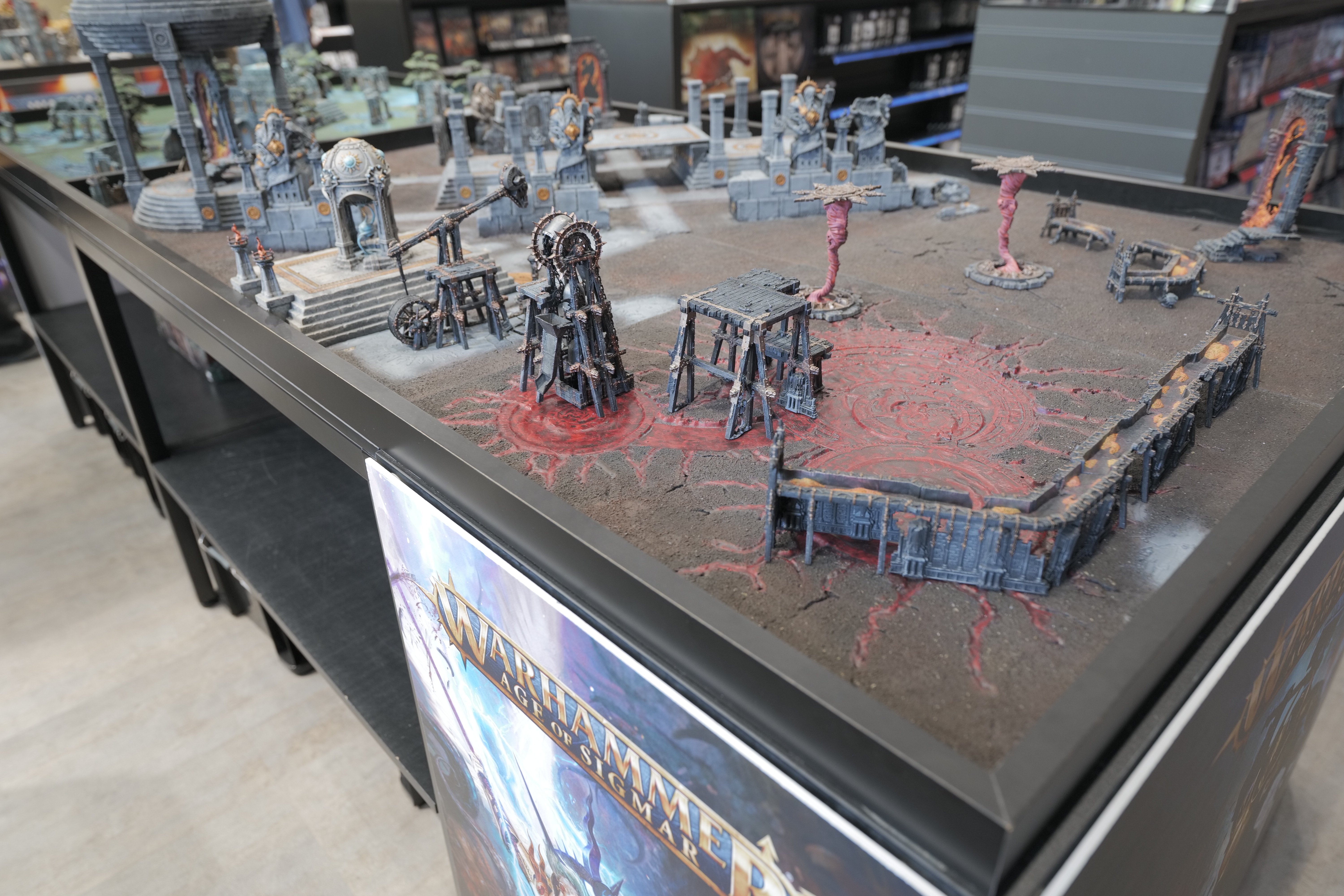 在枱上的戰鎚塑膠模型