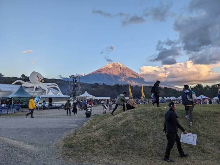 2023 年 Asagiri Jam 在富士山的 Moonshine 表演台