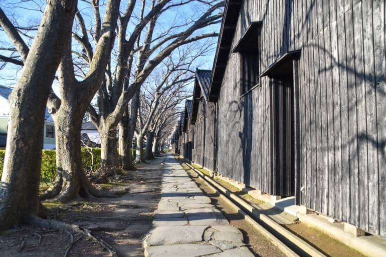 sakata warehouses back